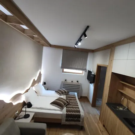 D035 & D032 In Vucko, Jahorina-private Host *